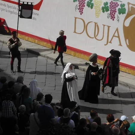 펜션 Il Balcone Del Palio Centro 아스티